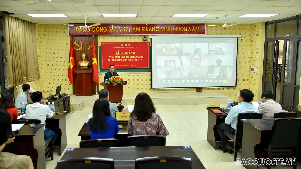 Bế giảng Lớp bồi dưỡng lãnh đạo, quản lý cấp Vụ dành cho các cơ quan đại diện Việt Nam ở nước ngoài