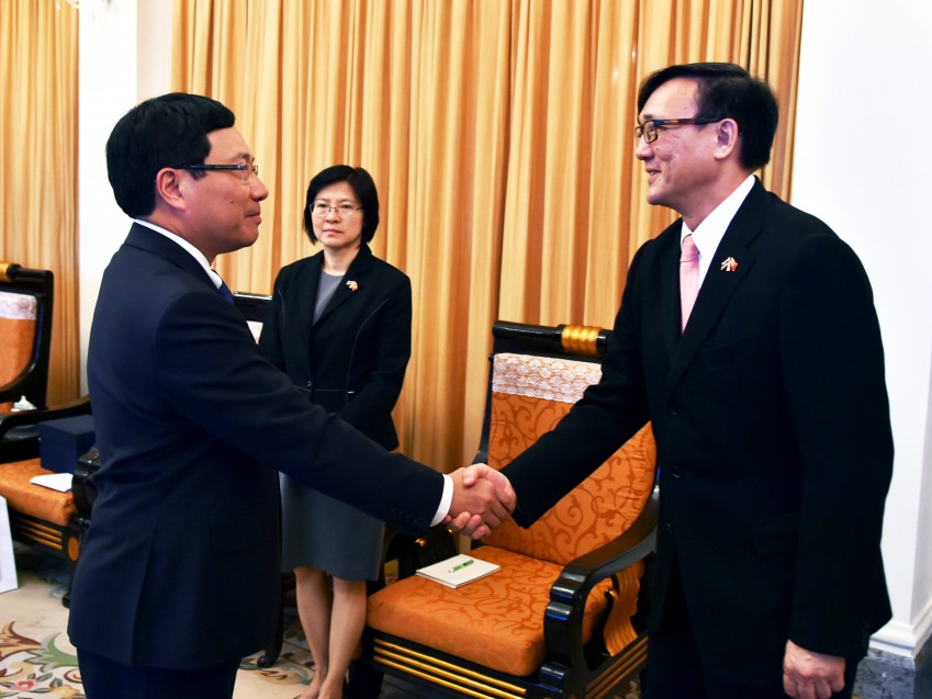 Phó Thủ tướng Phạm Bình Minh tiếp Đại sứ các nước Thái Lan và Philippines