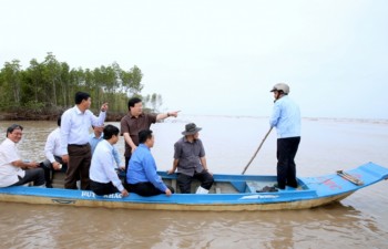 Kiểm tra tình trạng sạt lở, xâm thực bờ biển tại Đồng bằng sông Cửu Long