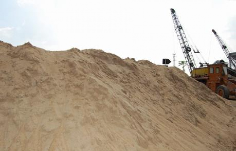 Thủ tướng yêu cầu báo cáo việc cát tăng giá mạnh