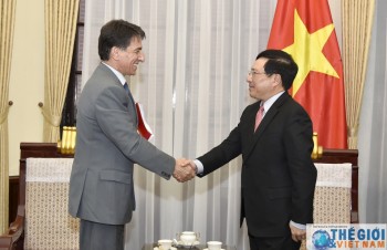 Deputy PM Pham Binh Minh receives Greek ambassador