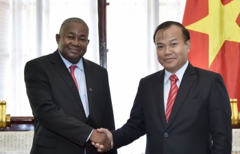 Thứ trưởng Ngoại giao Vũ Hồng Nam tiếp tân Đại sứ Mozambique