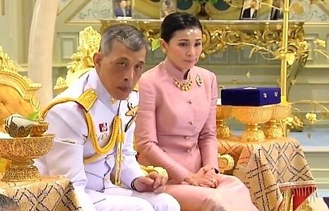 Hoàng gia Thái Lan sắc phong tân Hoàng hậu