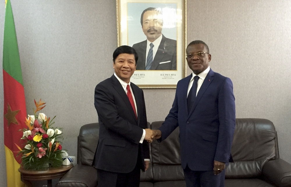 Đặc phái viên của Thủ tướng Chính phủ thăm làm việc tại Cameroon