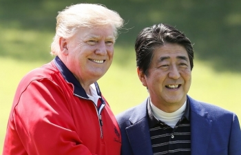 Ông Donald Trump công du Nhật Bản: “Ngoại giao tranh thủ” kiểu Shinzo Abe