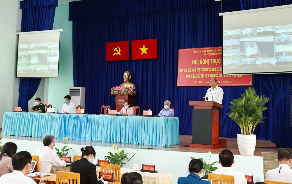 Chủ tịch nước Nguyễn Xuân Phúc tiếp xúc cử tri huyện Củ Chi và Hóc Môn, TP Hồ Chí Minh