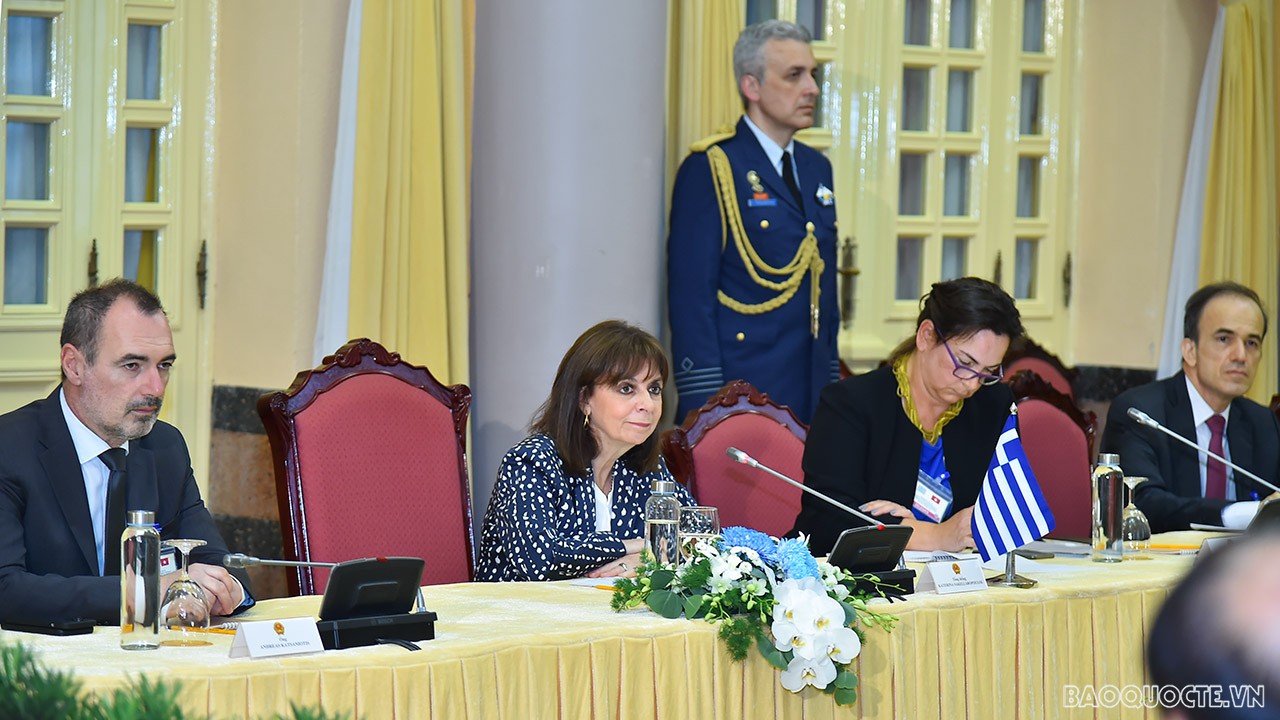 Toàn cảnh Lễ đón chính thức Tổng thống Hy Lạp Katerina Sakellaropoulou tại Phủ Chủ tịch Toàn cảnh Lễ đón chính thức Tổng thống Hy Lạp Katerina Sakellaropoulou tại Phủ Chủ tịch