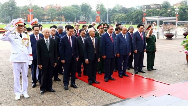 Leaders pay homage to President Ho Chi Minh on birth anniversary