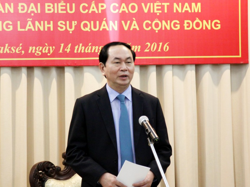 Chủ tịch nước gặp cộng đồng người Việt tại Champasak, Lào