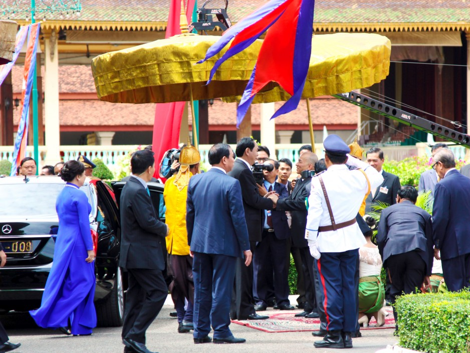 Lễ đón chính thức Chủ tịch nước Trần Đại Quang thăm cấp Nhà nước tới Vương quốc Campuchia