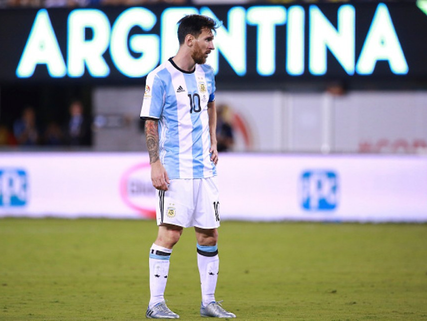 Messi đá hỏng 11m, Argentina để rơi chức vô địch Copa vào tay Chile