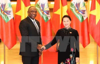 Chủ tịch Quốc hội đón và hội đàm với Chủ tịch Thượng viện Haiti