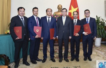 Thứ trưởng Lê Hoài Trung trao quyết định bổ nhiệm, phân công cán bộ lãnh đạo