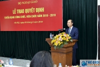 thu truong ngoai giao nguyen quoc cuong trao quyet dinh dieu dong phan cong can bo