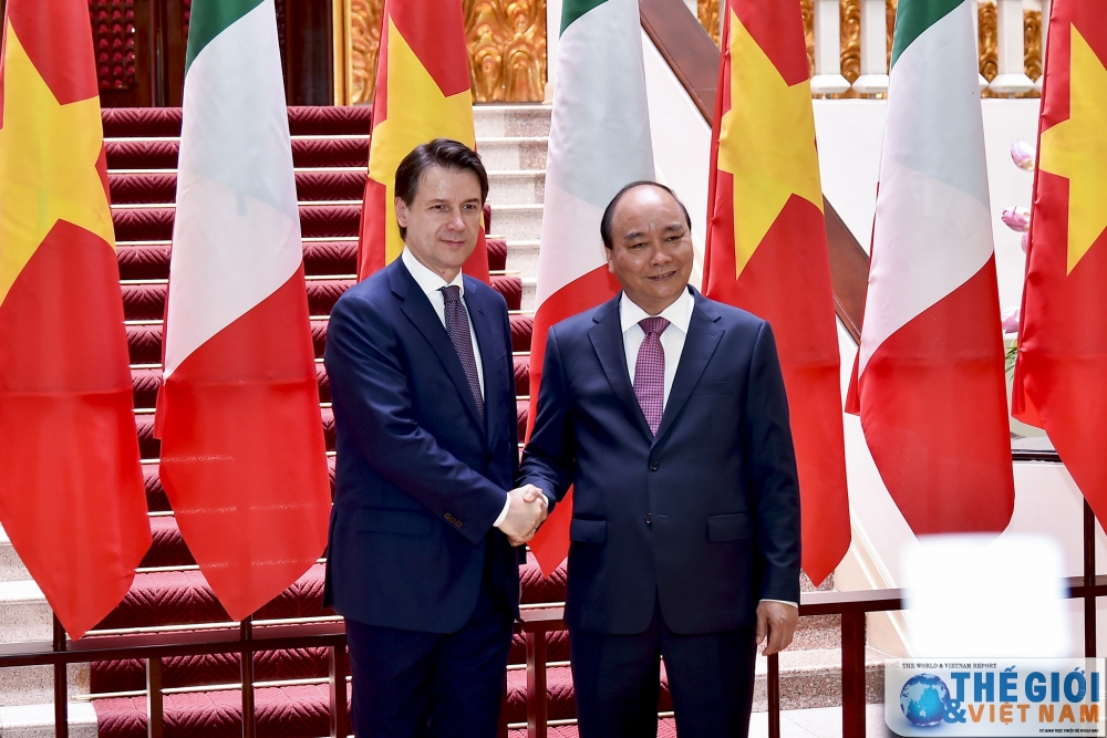 le don thu tuong italy giuseppe conte tai phu chu tich