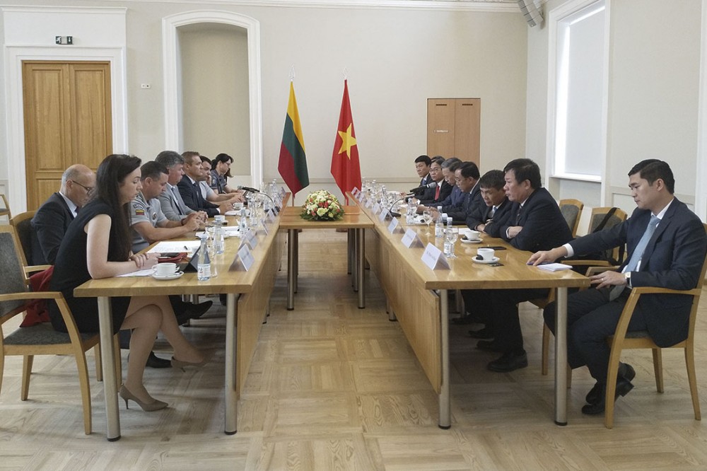 Bộ trưởng Bộ Công an Tô Lâm thăm, làm việc tại Litva