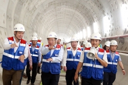 Phó Thủ tướng Phạm Bình Minh thị sát tuyến metro đầu tiên của TP. Hồ Chí Minh
