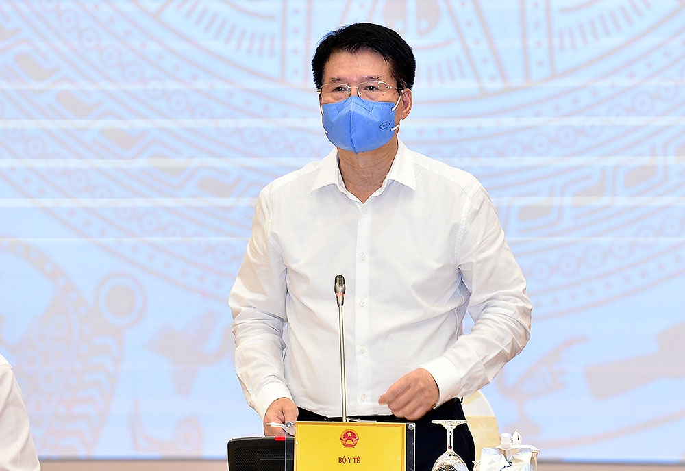 Thứ trưởng Bộ Y tế Trương Quốc Cường trao đổi với các phóng viên tại cuộc họp báo Chính phủ thường kỳ tháng 5/2021, chiều 3/6.