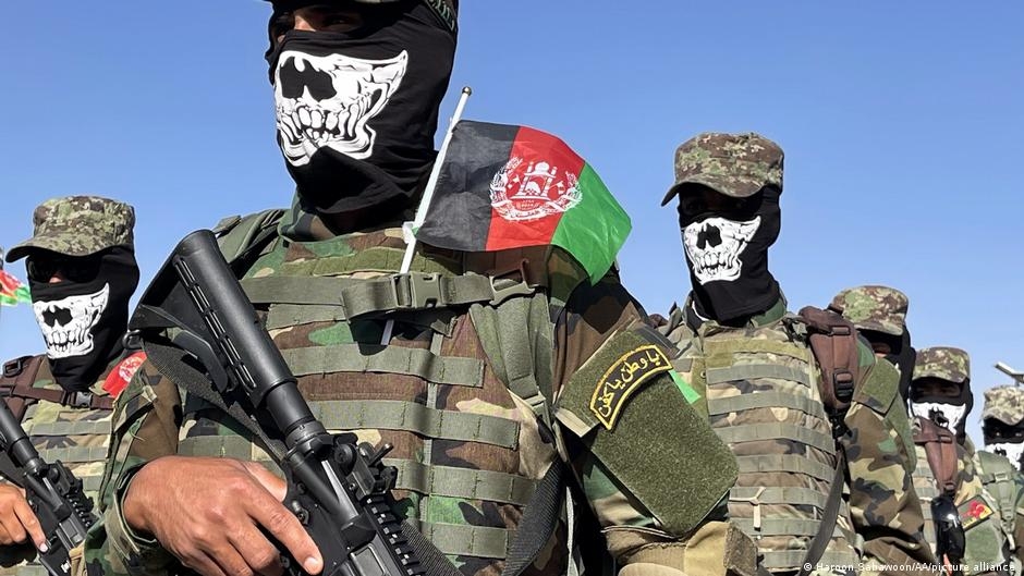 Lực lượng an ninh Afghanistan và Taliban lại giao tranh dữ dội bằng vũ khí hạng nặng. (Nguồn: dw.com)