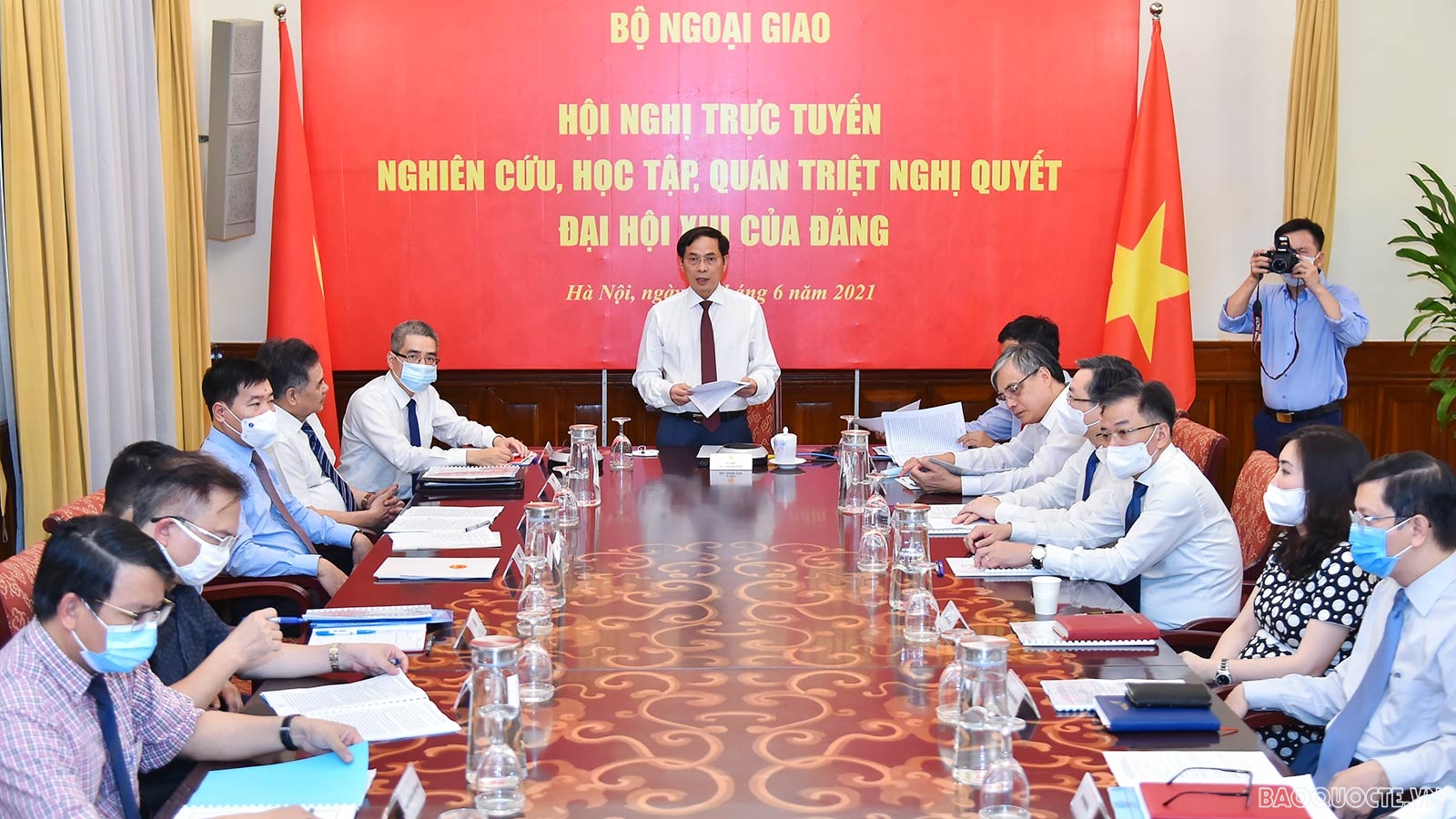 Vietnamese representative agencies abroad study Party Resolution