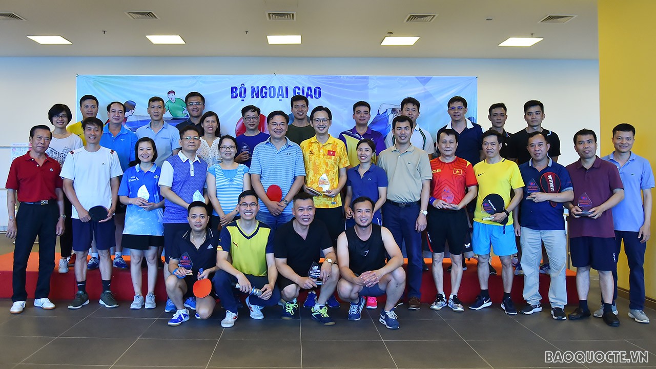 Thứ trưởng Ngoại giao Phạm Quang Hiệu đã đến dự, thi đấu giao hữu và trao giải cho các vận động viên tại Giải bóng bàn Vụ Trung Đông-châu Phi mở rộng.