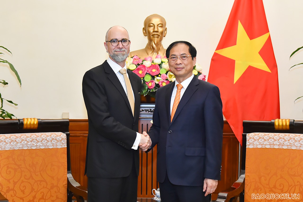 Đề nghị Việt Nam-Canada hợp tác trong phục hồi kinh tế, phát triển xanh