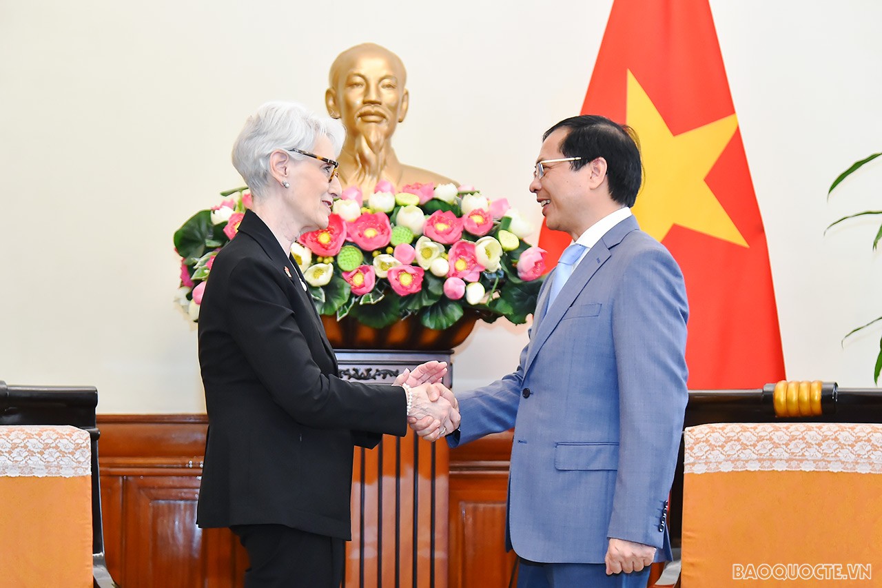 Bộ trưởng Bộ Ngoại giao Bùi Thanh Sơn tiếp Thứ trưởng thứ nhất Bộ Ngoại giao Hoa Kỳ Wendy Sherman. (Ảnh: Tuấn Anh)