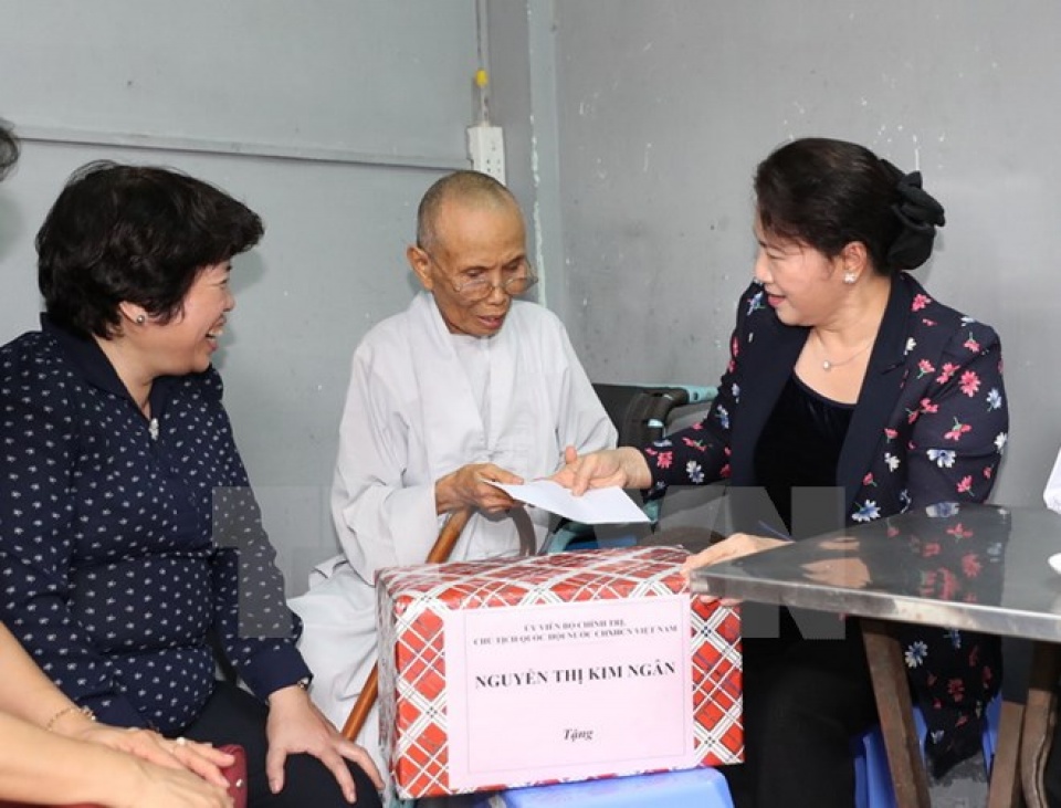 Chủ tịch Quốc hội thăm hỏi người có công trên địa bàn tỉnh Quảng Ngãi tin nhap 20170716221536