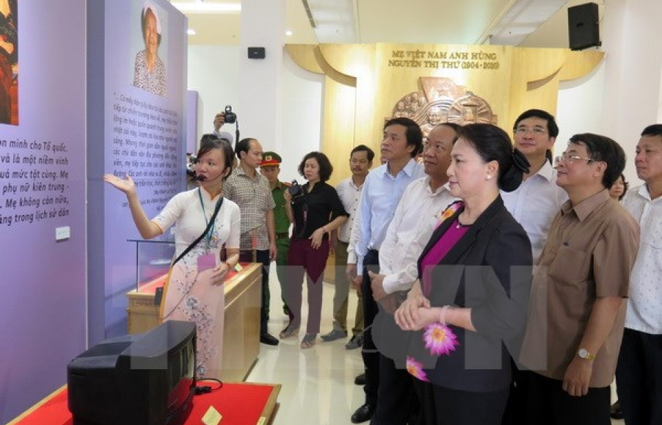 Chủ tịch Quốc hội thăm các đối tượng chính sách tại Quảng Nam