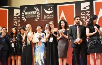 Họa sỹ Nguyễn Thu Thủy nhận cúp Bạc Giải thưởng Thiết kế Quốc tế tại Italy