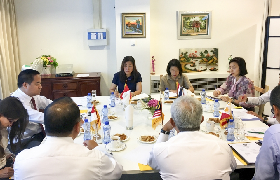 Phiên họp thường kỳ tháng 7 Ủy ban ASEAN tại La Hay