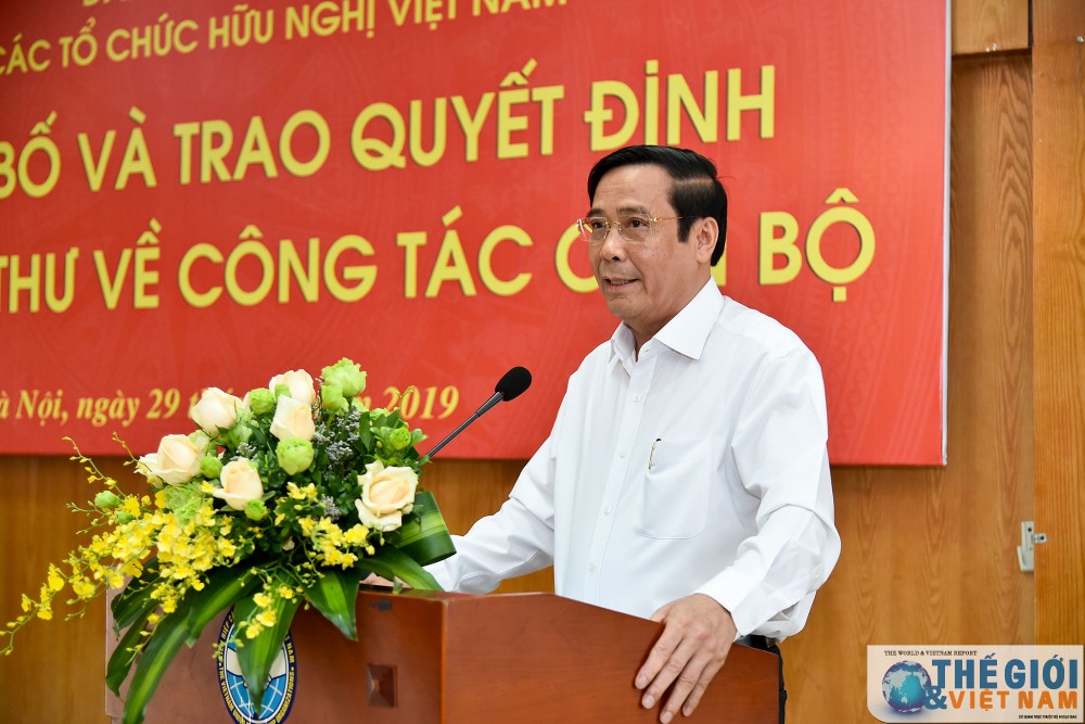 cong bo quyet dinh cua ban bi thu ve cong tac can bo cua lien hiep cac to chuc huu nghi viet nam