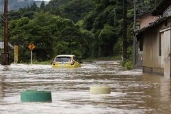 Nhật Bản: Mưa lớn chưa từng có khiến nước sông tràn bờ, 14 người thiệt mạng