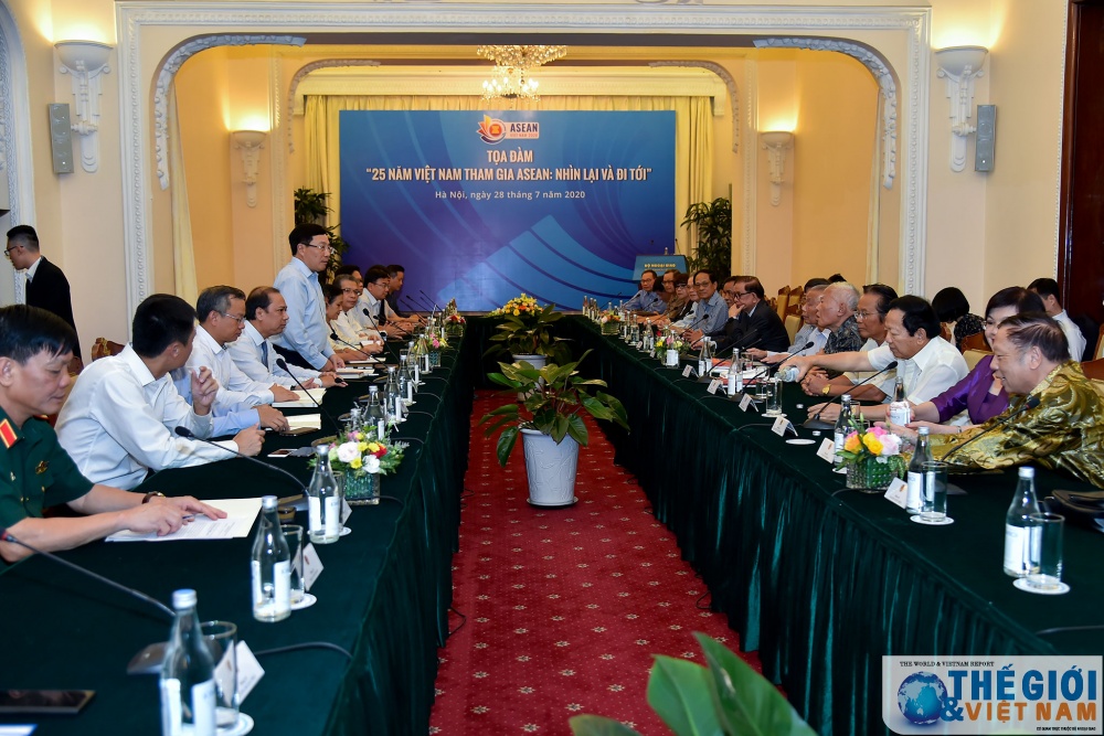 le-ra-mat-sach-25-nam-viet-nam-tham-gia-asean-qua-goc-nhin-cua-nguoi-trong-cuoc-15