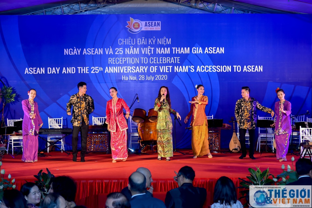 pho thu tuong pham binh minh viet nam luon gan bo voi ngoi nha chung asean 11