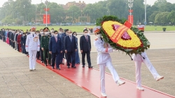 Đại biểu Quốc hội khóa XV vào Lăng viếng Chủ tịch Hồ Chí Minh