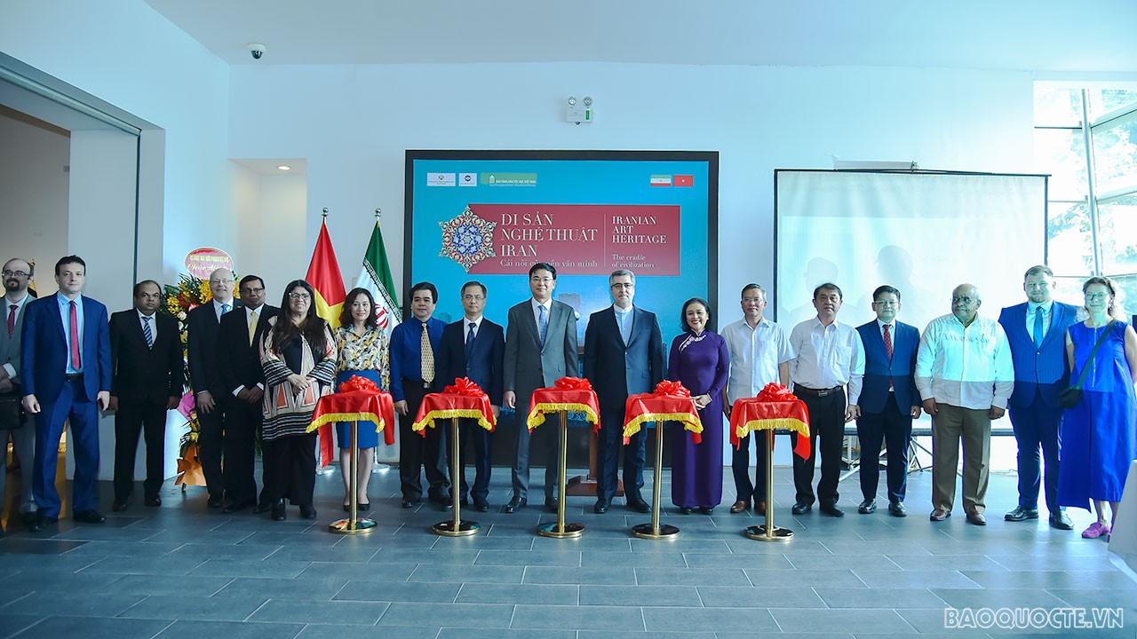 Iranian unique culture and art introduced to Vietnamese public