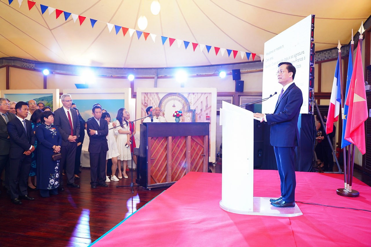 Thứ trưởng Ngoại giao Hà Kim Ngọc phát biểu tại lễ Kỷ niệm 233 năm Quốc khánh Cộng hòa Pháp tại Hà Nội. (Nguồn: ĐSQ Pháp tại Việt Nam)