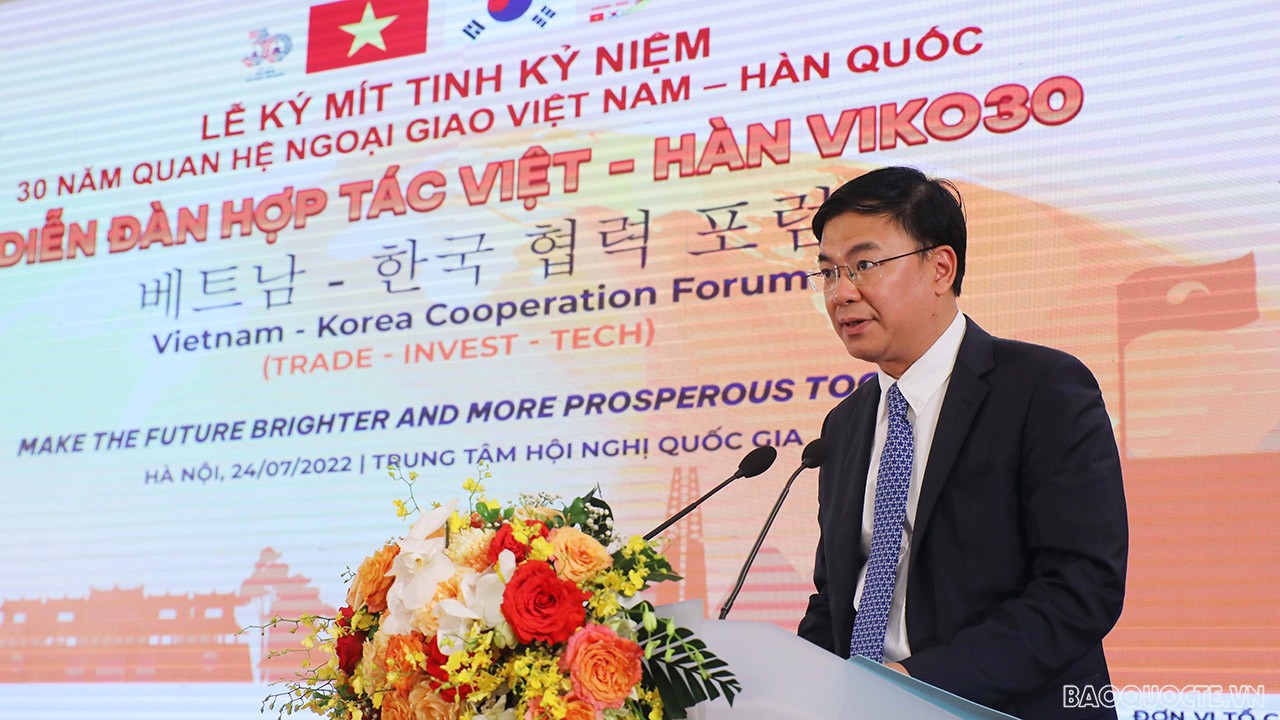 kThứ trưởng Ngoại giao Phạm Quang Hiệu phát biểu Khai mạc Diễn đàn Hợp tác Việt-Hàn VIKO30 tại Hà Nội. (Ảnh: Anh Sơn)