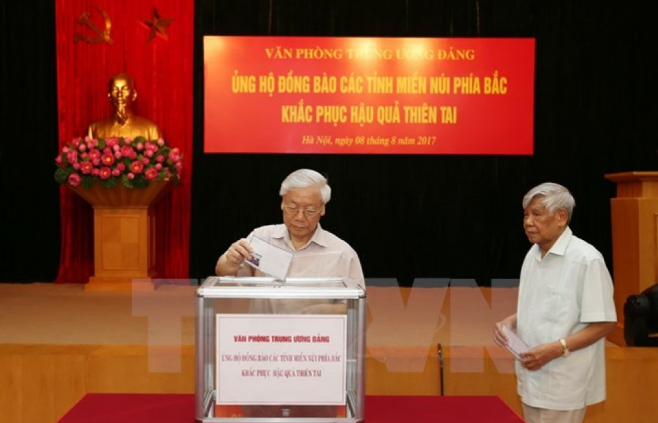 Tổng Bí thư Nguyễn Phú Trọng quyên góp ủng hộ đồng bào Tây Bắc