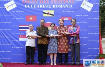 Long trọng kỷ niệm 50 năm thành lập ASEAN tại Bucarest