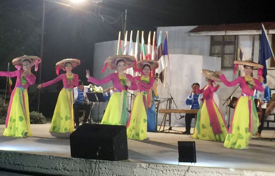 Biểu diễn ca múa nhạc truyền thống Việt Nam tại Hy Lạp