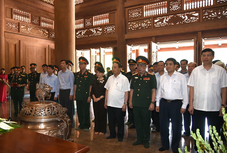 Thủ tướng dâng hương tưởng nhớ Bác Hồ tại Khu Di tích K9 tin nhap 20170821111734