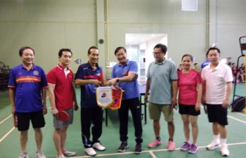 Đại sứ quán Việt Nam tại Lào giao lưu thể thao với Ban Đối ngoại Trung ương Lào