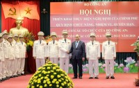Xây dựng đội ngũ công an nhân dân vừa hồng, vừa chuyên, vì nhân dân phục vụ