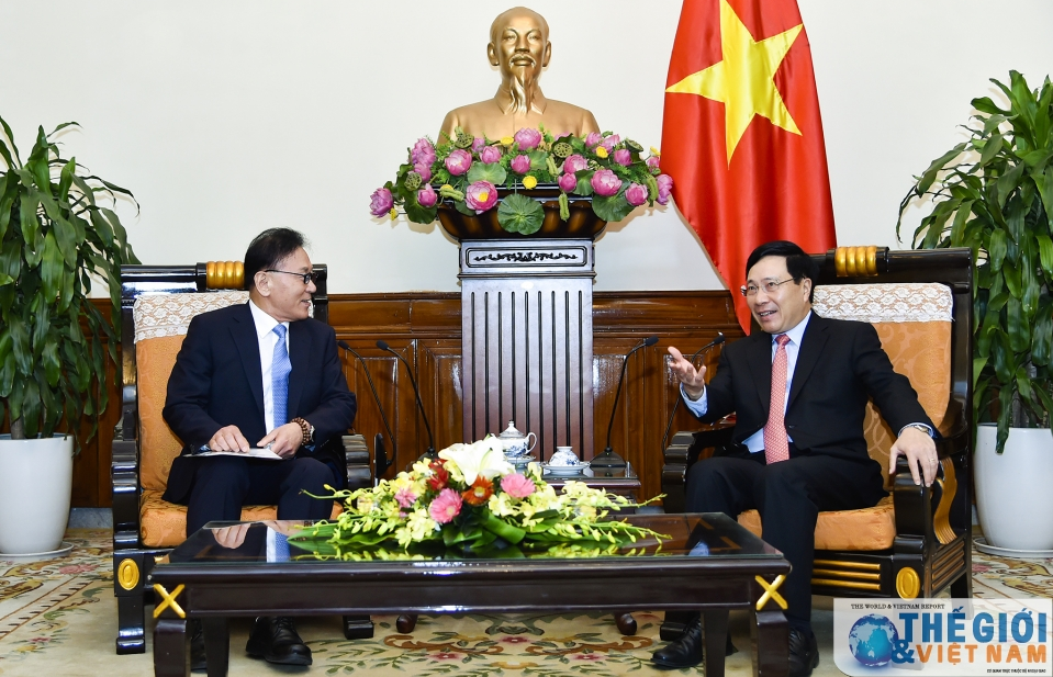 Phó Thủ tướng Phạm Bình Minh tiếp Tổng lãnh sự danh dự Pác Su Quan