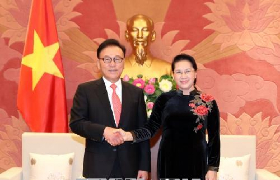 Chủ tịch Quốc hội tiếp Tổng Lãnh sự Danh dự Việt Nam khu vực Busan-Kyeongnam