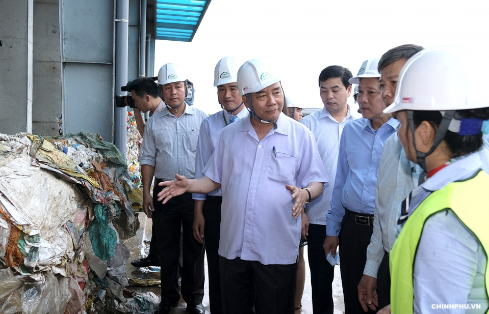 Thủ tướng thăm mô hình xử lý rác thải tại Quảng Bình