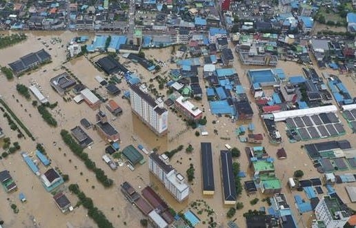 Điện thăm hỏi về việc mưa lớn kéo dài gây thiệt hại lớn ở Hàn Quốc