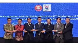 Kỷ niệm 53 năm thành lập ASEAN và 25 năm Việt Nam gia nhập ASEAN tại Côn Minh, Trung Quốc
